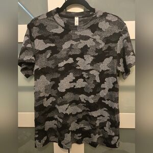 Lululemon athletica Black and Gray Camo - Lot of 3 Shirts & 1 Pair Of Pants